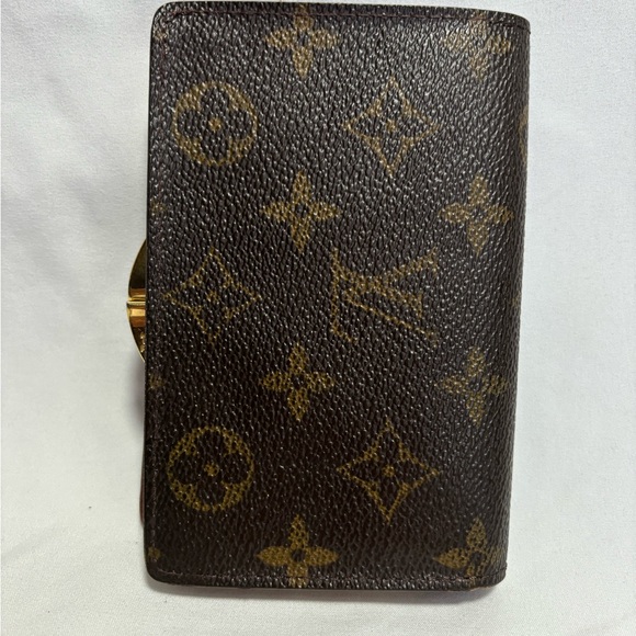 Louis Vuitton Brown and Tan Monogram Card Holder - Picture 2 of 14
